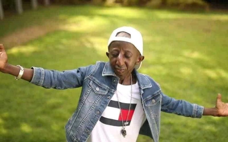 Grand P l’artiste moqué par les internautes à cause de ce jean pantalon (photo)
