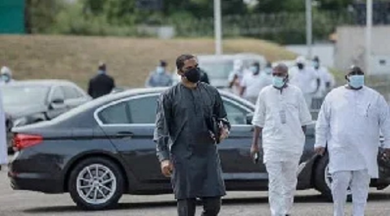 Hamed Bakayoko Samuel Eto’o à Abidjan pour accueillir la dépouille mortelle