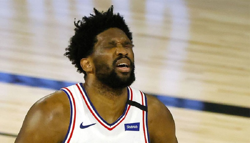 Joël Embid le basketteur camerounais offre 45.000.000 FCFA aux habitants de Philadelphie