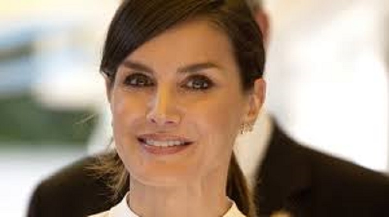 Letizia d’Espagne la jupe de la reine s’envole, laissant apparaître... (vidéo)