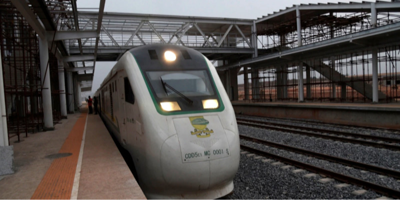 Nigeria - les populations redécouvrent le voyage en train moderne