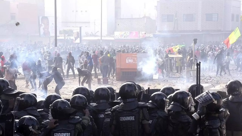 Sénégal Plusieurs morts dans la “guérilla urbaine” après l’arrestation d’Ousmane Sonko