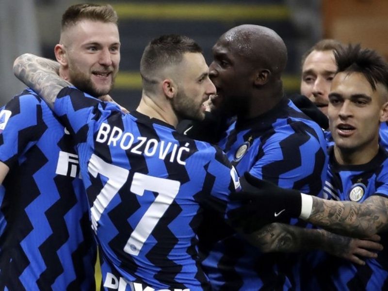 Serie A l'Inter Milan continue de creuser l'écart en tête