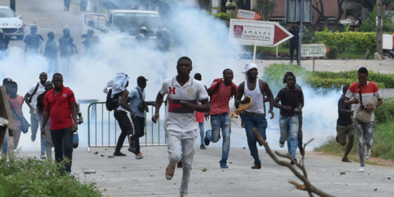 Côte d‘Ivoire- les jeunes de Cocody ont défié les policiers ce jeudi