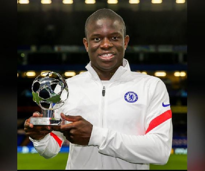 Les fans de Chelsea arrosent N'golo Kanté et son fameux ...
