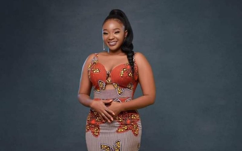 stars la togolaise Kessi pose avec la diva Monique Séka et séduit les internautes (photo)