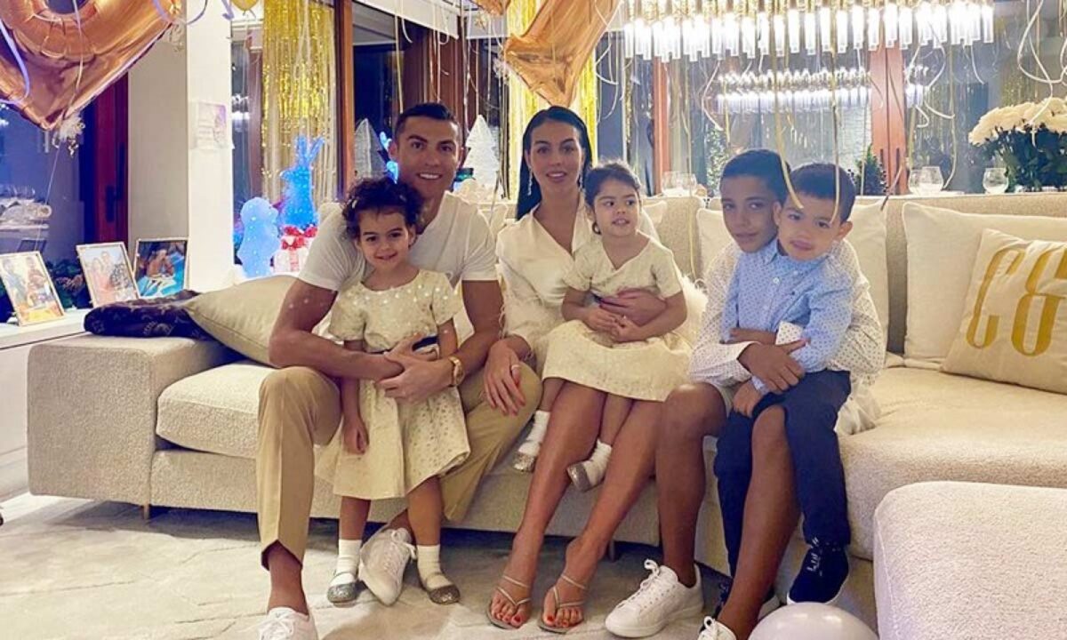 Cristiano Ronaldo : quand la star et sa famille savourent ce morceau de Beyoncé (vidéo) - L-FRII