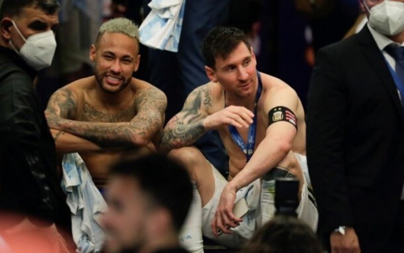 Copa America quand Neymar rigole avec Lionel Messi après la finale perdue par le Brésil (vidéo)