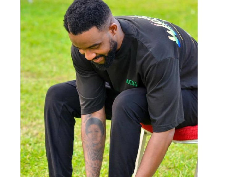 Fally Ipupa TATOUAGE