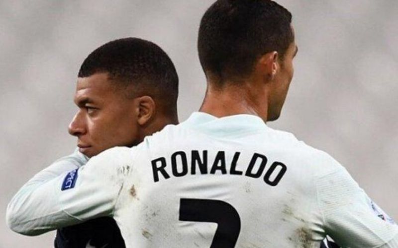 Mercato Mbappé met Cristiano Ronaldo à genoux