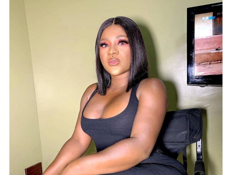 la star de Nollywood s'expose et fait sensation (2)