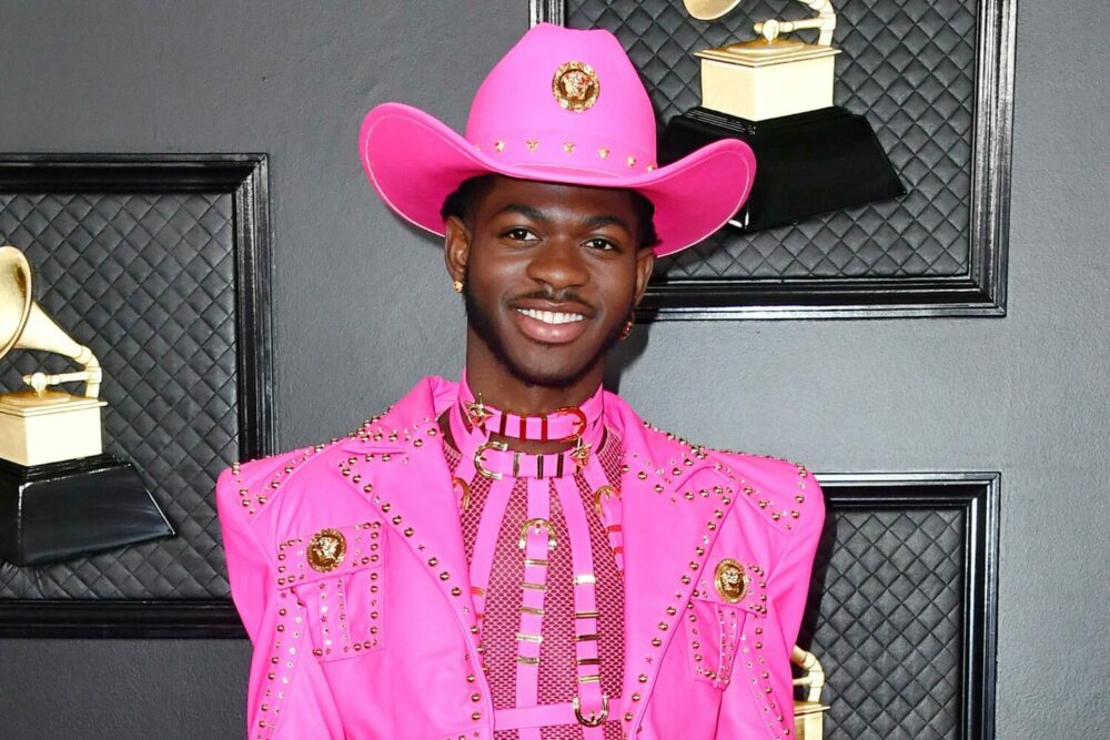 Stars : Lil Nas X surprend le monde en s'affichant avec trois tenues sur le tapis rouge (photos)