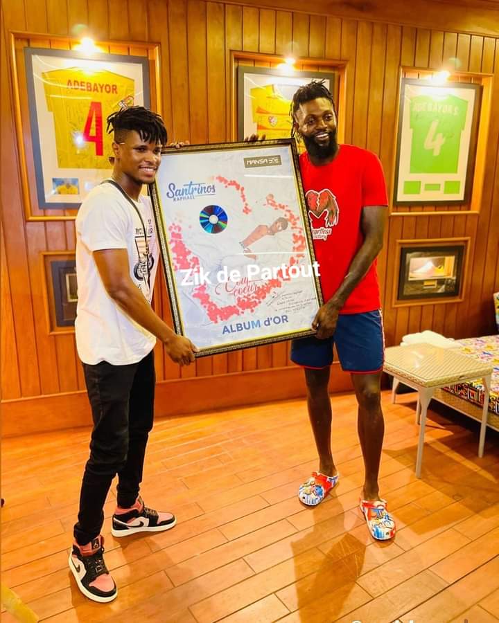 Togo : Adebayor soutient Santrinos en achetant son album à un prix ''incroyable''