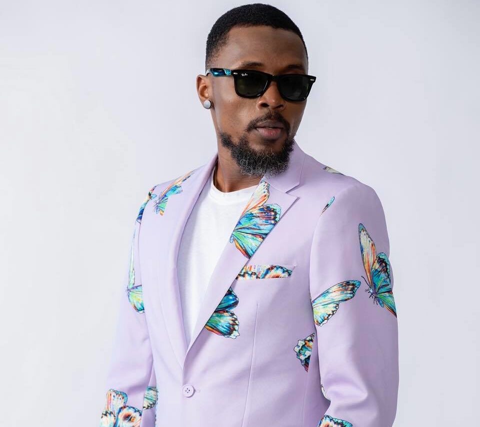 Serge Beynaud : ''Depuis sa tombe, DJ Arafat serait...", l'artiste enflamme la toile avec cette sortie (photos)