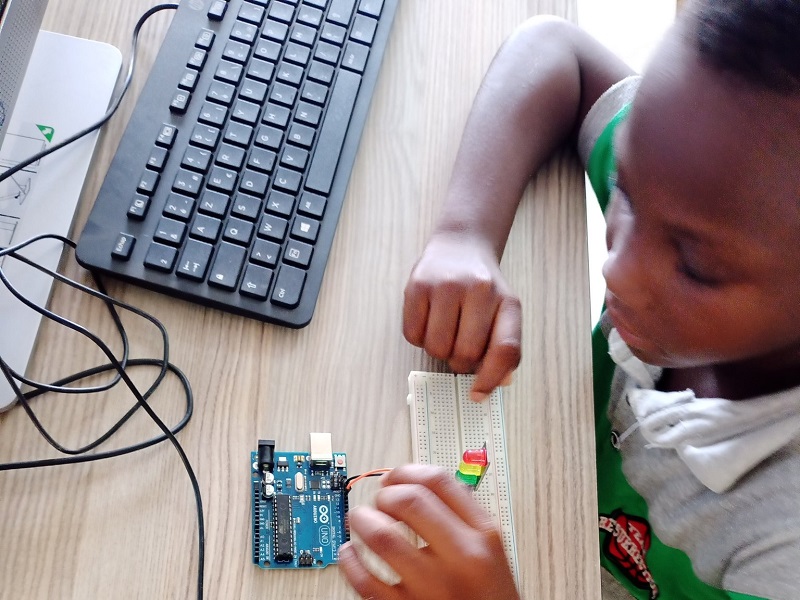 Togo A 8 ans, ces enfants se forment sur la robotique et le codage (photos)