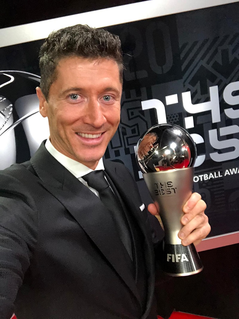 Robert Lewandowski : " Je tiens à dédier ce trophée à mes coéquipiers, mon équipe et au staff..."