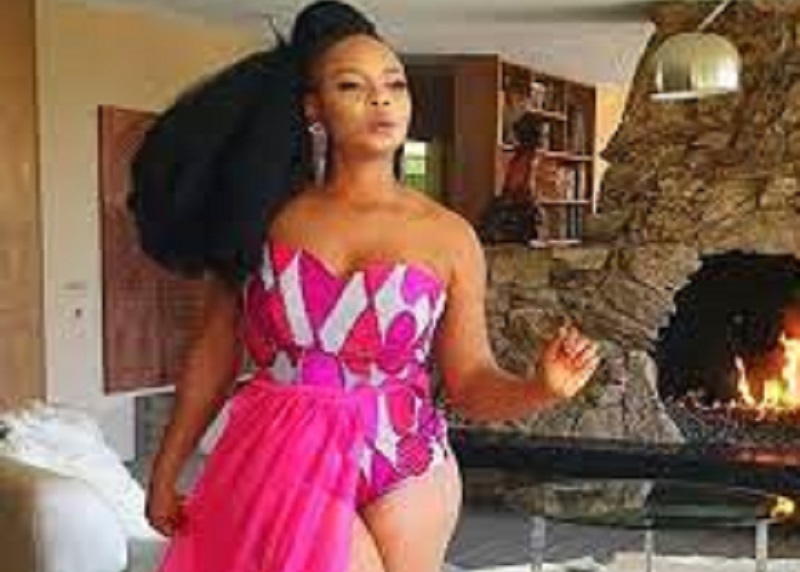 Yemi Alade: the singer reveals herself in a tight jumpsuit;  fans approve (photos)