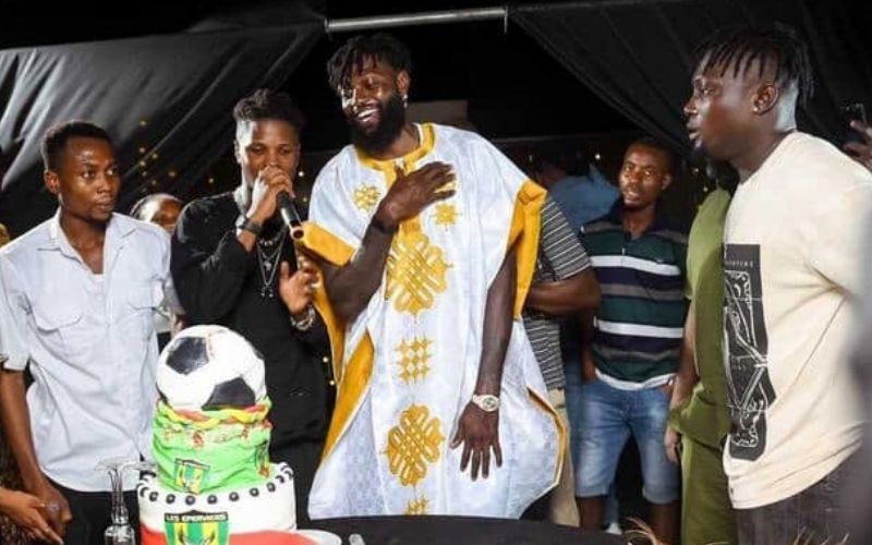 Anniversaire d'Adebayor quand Poutine adresse un message au petit frère de la star (photo)