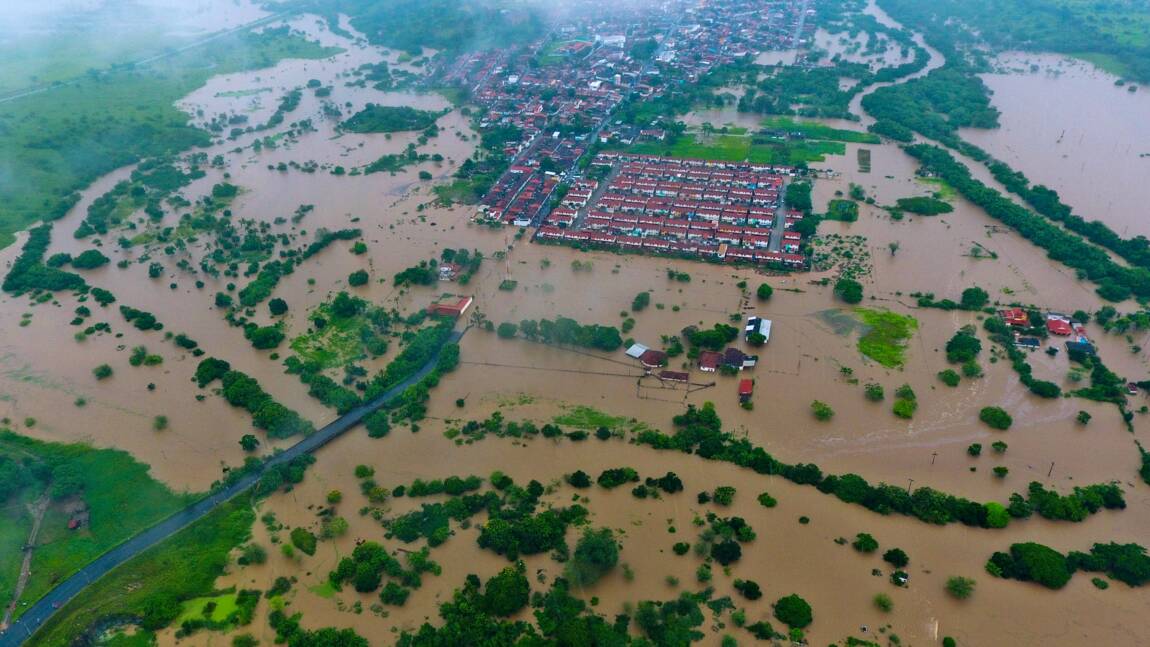 Brésil Plus de 100 morts dans les inondations de Petropolis