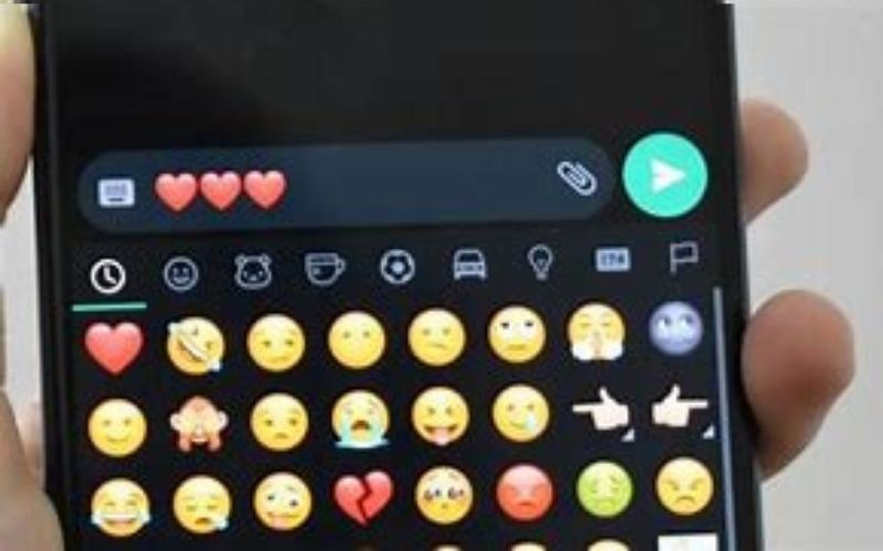 WhatsApp envoyer des émojis cœur rouge peut être dangereux et risqué ; la raison