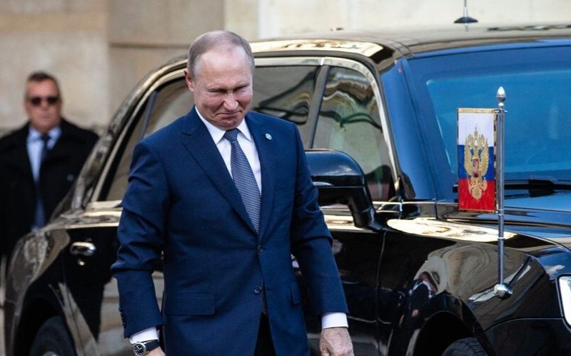 Bunkers nucléaires, goûteurs de plats... comment Poutine se protège des assassins et coups d'État