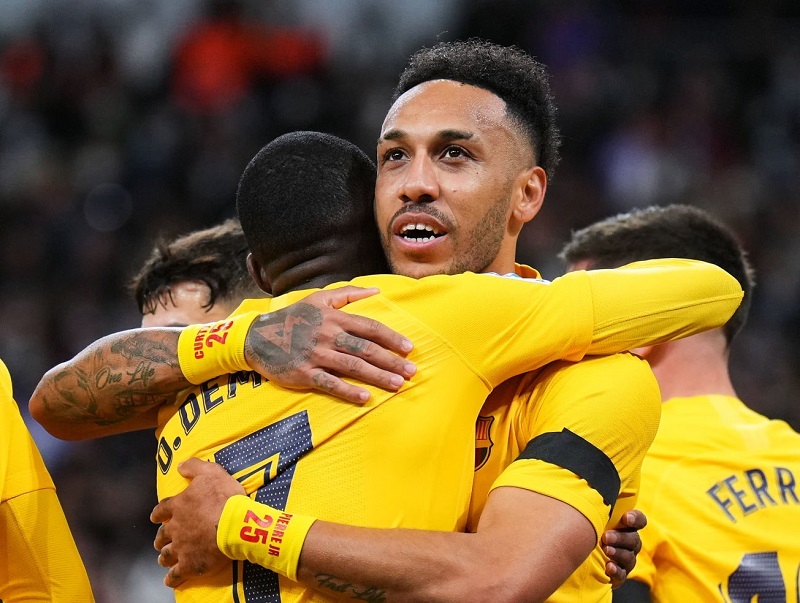 Incroyable Le Barça humilie le Real Madrid au Bernabeu