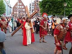 Philippines: Devout Catholics whip themselves to blood for Good Friday