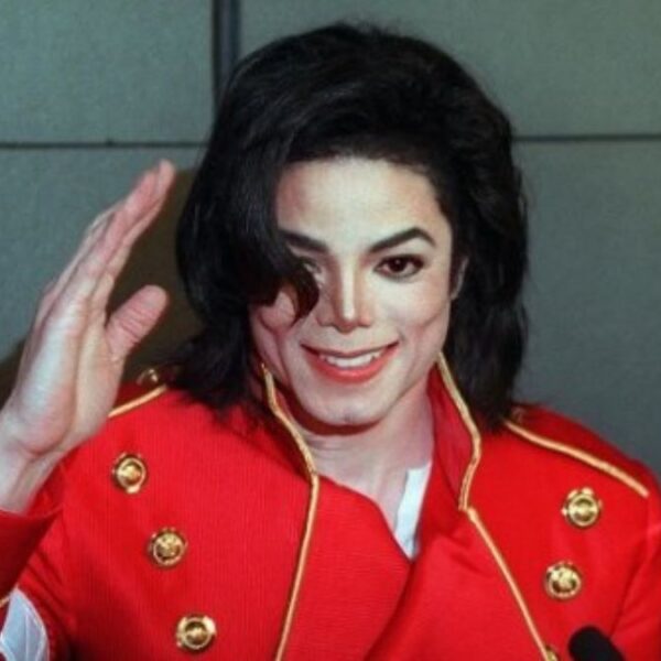 Michael Jackson  Tout le personnel était en danger. Je suis choquée... ; L’ex-servante personnelle du défunt artiste l'accuse de cruauté envers les animaux
