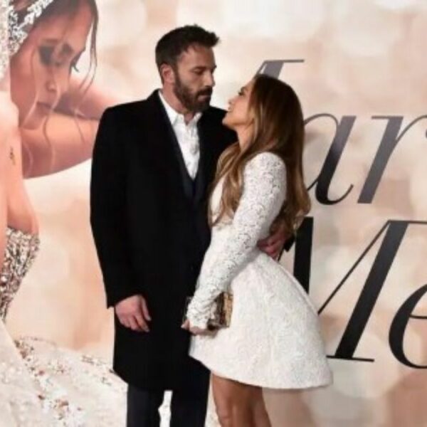 Jennifer Lopez : quand la star a interprété une nouvelle chanson pour Ben Affleck lors de son mariage (vidéo)