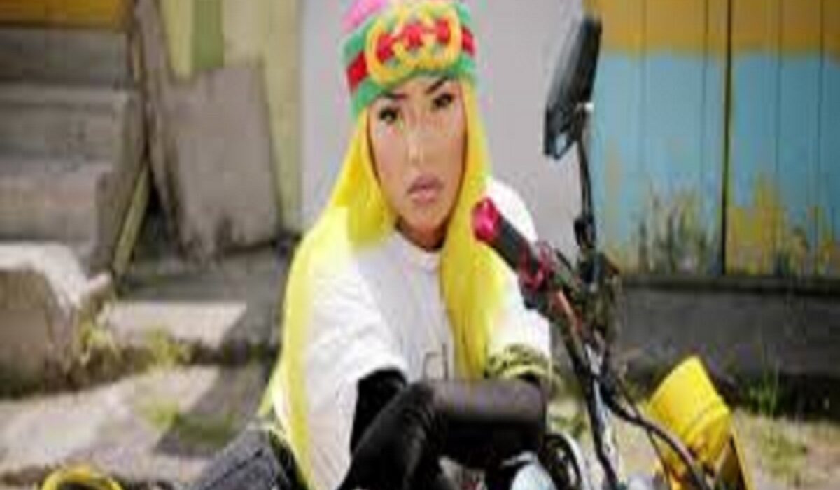 Stefflon Don enflamme