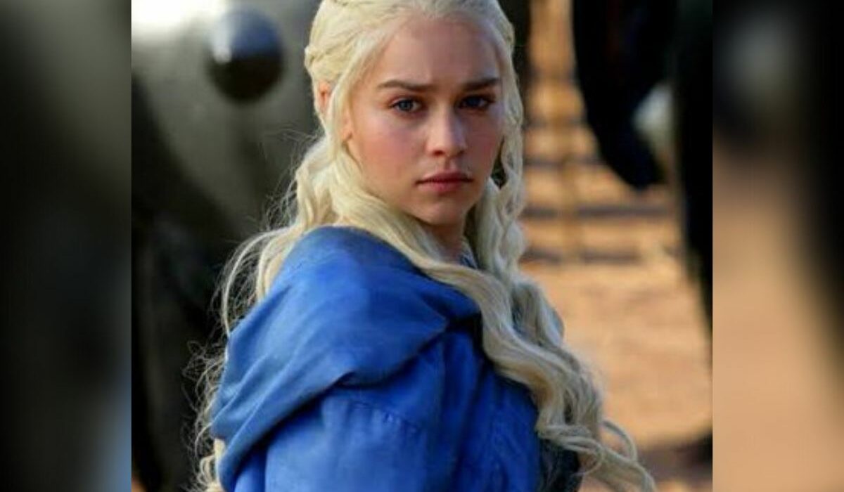 Choc ! Emilia Clarke l’actrice de «Game of Thrones» vit sans une partie de son cerveau