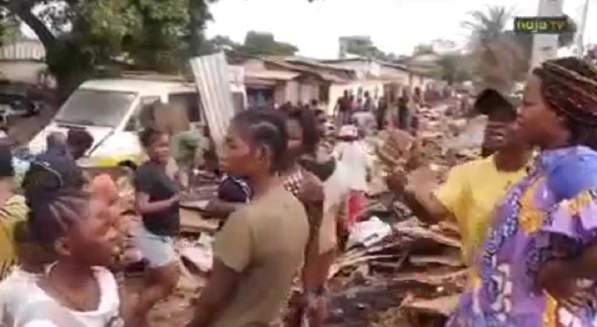 maisons cassées Yaoundé