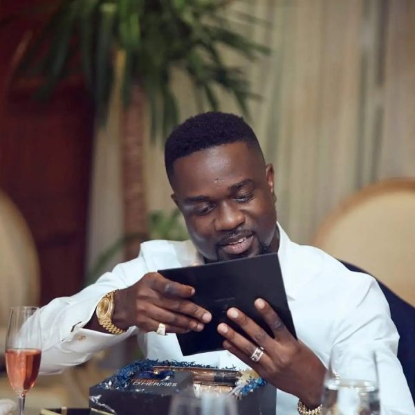 Sarkodie : "J'ai senti que je n'étais pas digne de poser ma voix à côté de..."