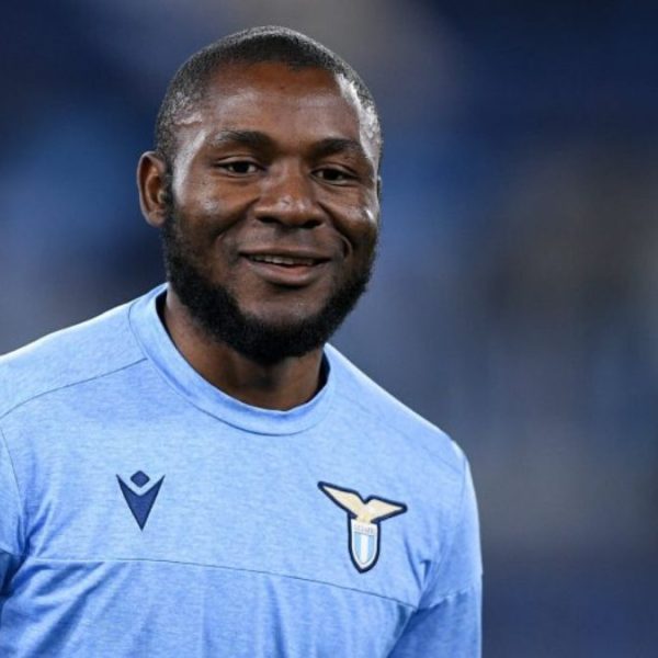 Joseph Minala que devient le joueur camerounais de 17 ans accusé d'avoir 42 ans