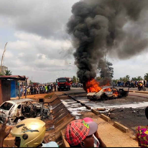 Togo Un vendeur de 'boudè' calciné après l'explosion de sa voiture remplie de bidons d'essence