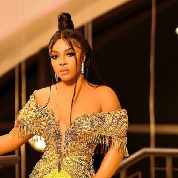 Toke Makinwa pleure encore la mort de sa sœur : "Cela ne devient pas plus facile"