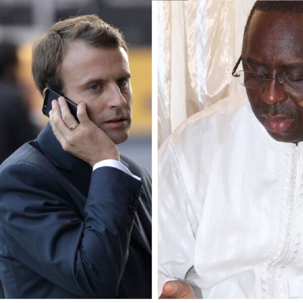 Allô ... Tu es où On t'attend ... Macky Sall accuse un retard à une réunion de Chefs d'Etat ; Macron l'appelle en public pour ... (vidéo)