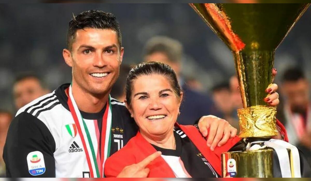 Cristiano Ronaldo prié de prendre sa retraite sa mère dévoile jusqu'à quel âge il jouera encore