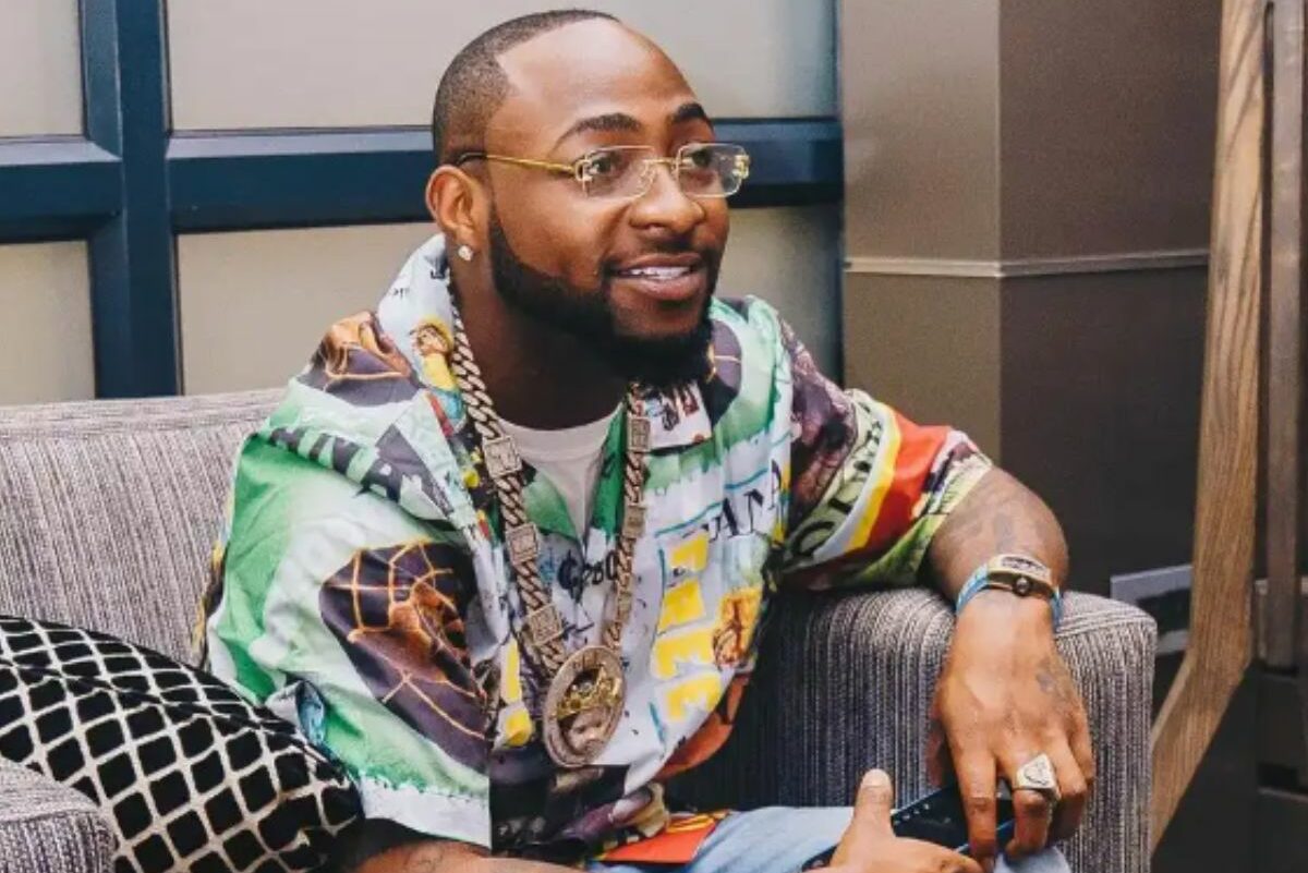 Davido Très Heureux Lartiste Aperçu En Train De Danser Au Mariage De