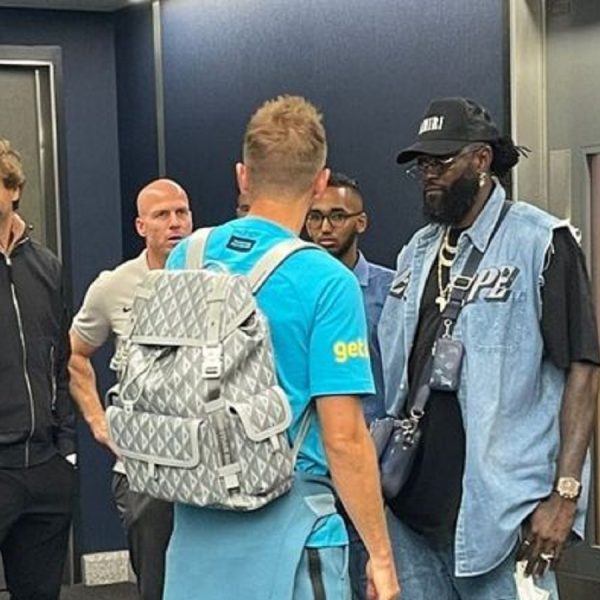 De retour à Tottenham, Emmanuel Adebayor tacle Kane Je viens te voir et tu n'as pas ... (vidéo) (2)