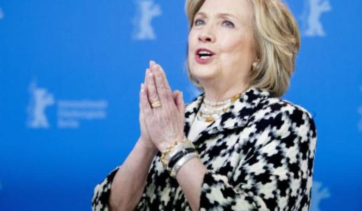 Hillary Clinton et les pantalons voici pourquoi elle ne porte plus de jupes