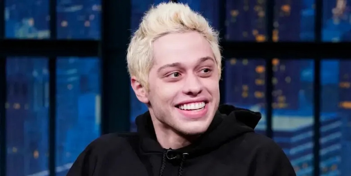 Pete Davidson la star recrée le look du Met Gala de Kanye West aux Emmys 2022