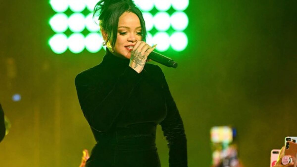 Rihanna annonce son retour sur scène ; Jay-Z et les fans de la chanteuse très excités