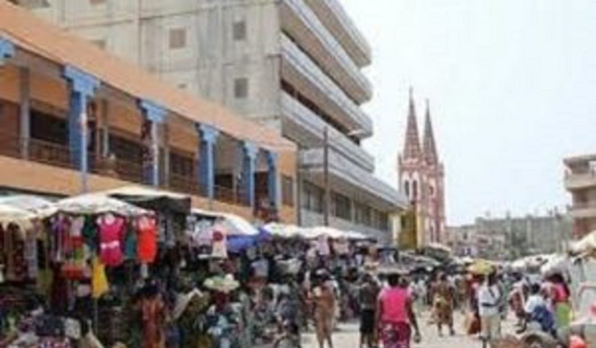 Togo-Bonne-nouvelle-pour-les-commercants-et-usagers-du-Grand-Marche-de-Lome-300x181