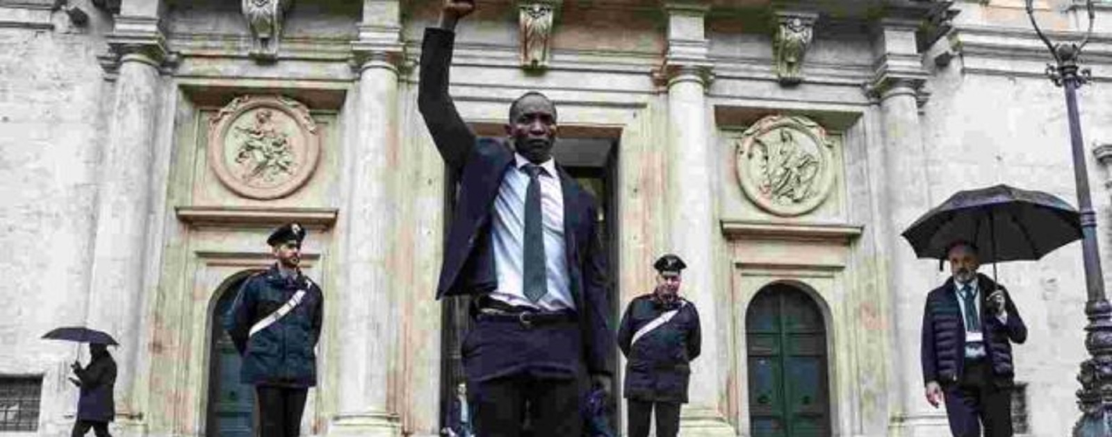 De la boue à la table des rois L'ivoirien Aboubakar Soumahoro devient le premier député italien noir