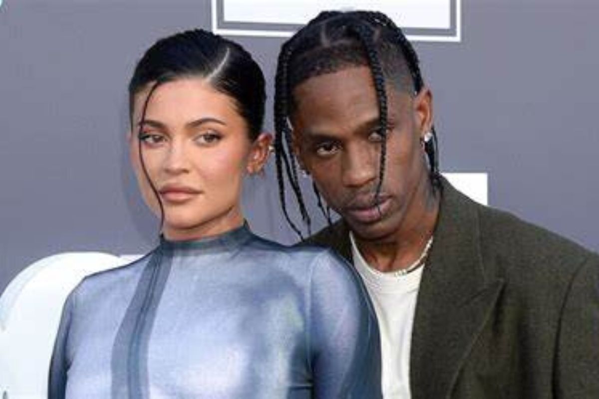 Les hommes, vous ne savez donc pas rester tranquille Travis Scott aurait trompé Kylie Jenner avec...