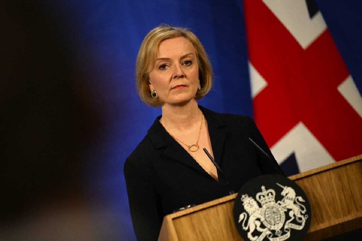 FILE PHOTO: British Prime Minister Liz Truss attends a news conference in London, Britain, October 14, 2022.  Daniel Leal/Pool via REUTERS/File Photo