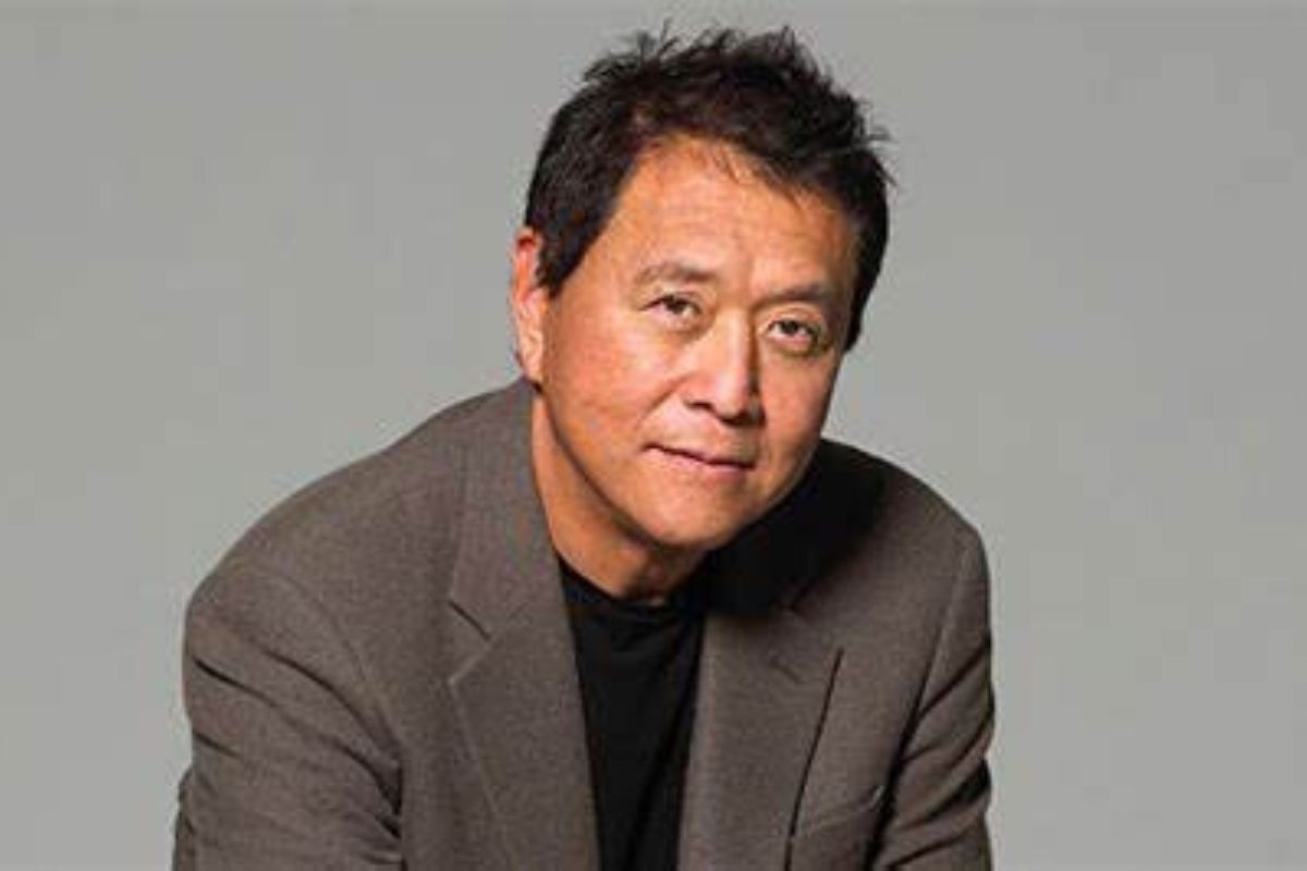 Robert Kiyosaki  Faites attention. Soyez conscient, les prévisions et recommandations de l'auteur sur la prochaine crise économique