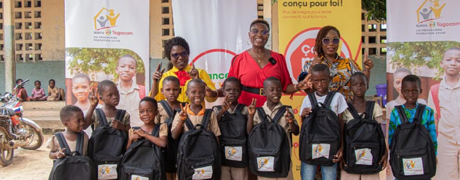 Togo Nunya Togocom Des écoles primaires publiques bénéficient de kits scolaires