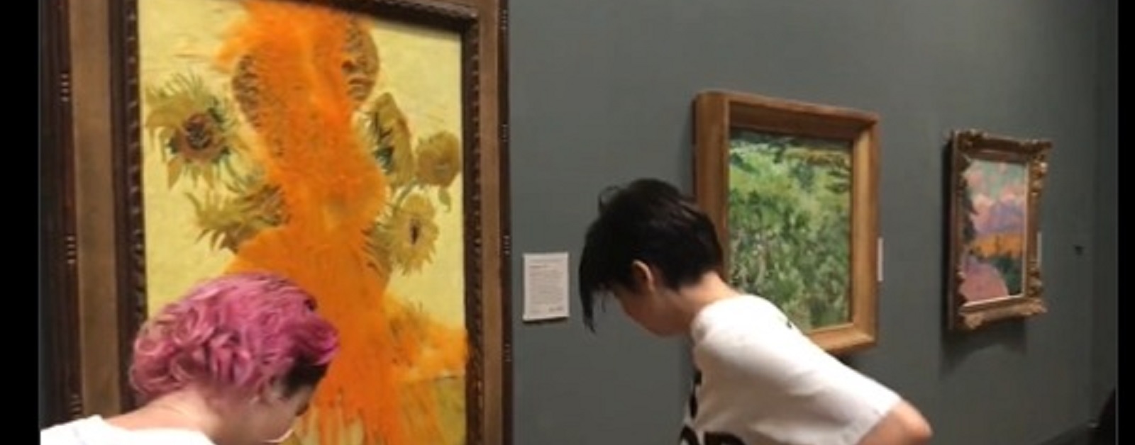 (Vidéo) Des militants ont jeté de la soupe sur un tableau de Van Gogh valant plus de 50 milliards de FCFA